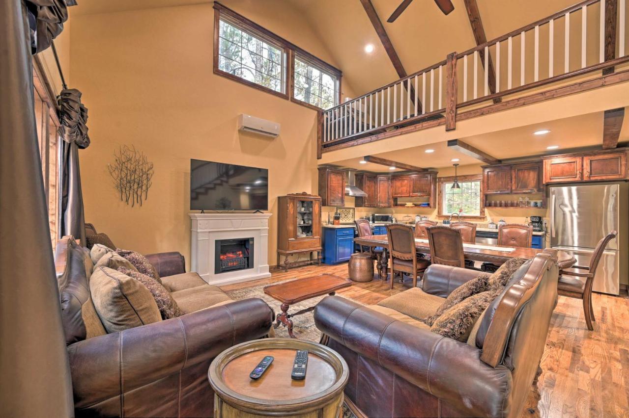 Tudor-Style Broken Bow Cottage With Hot Tub And Decks! Stephens Gap Eksteriør bilde