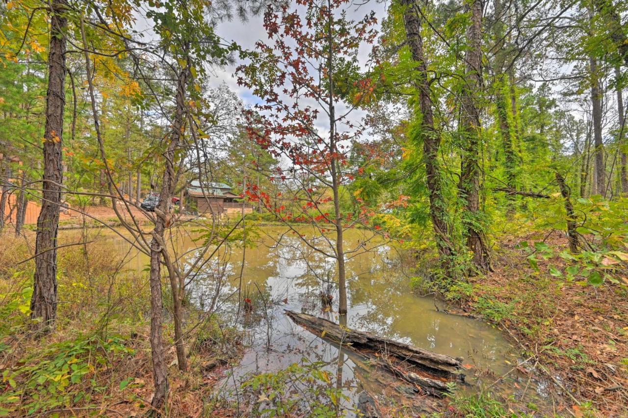 Tudor-Style Broken Bow Cottage With Hot Tub And Decks! Stephens Gap Eksteriør bilde